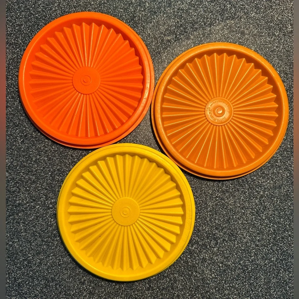 Harvest Colors Tupperware 8-Piece Servalier & Seal-N-Serve Combo Set With Lids